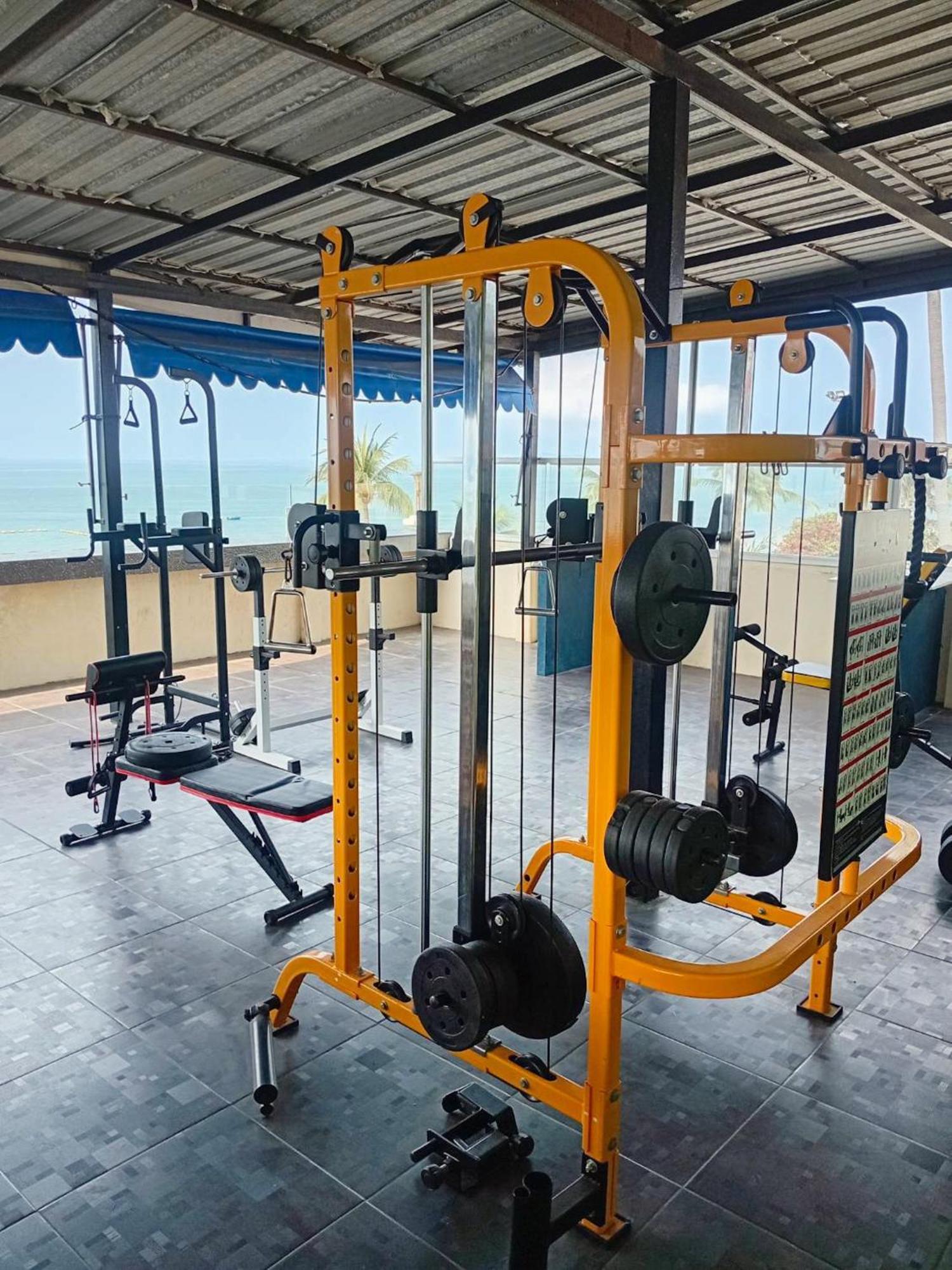 Happy Jomtien - Beachfront Экстерьер фото